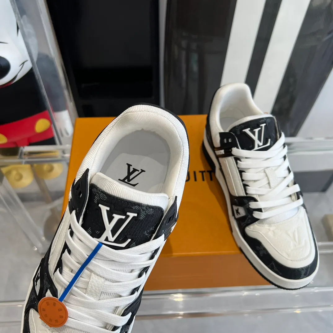 👟👟Ex-factory price 840👟👟 Women's shoes factory Couple model 👫LV Trainer series basketball sneakers🌟 Original molded TPU outsole The texture is the same as the original ⚠️Original development Top version All details are consistent with the original ⚠️ Size: 35-45